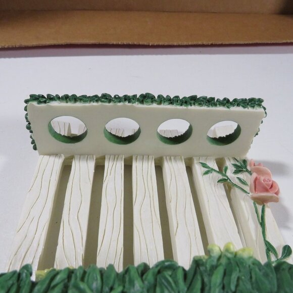 Kohl's Laura Ashley Fence Floral Garden Daisies Toothbrush Holder (pen holder) - Picture 10 of 12